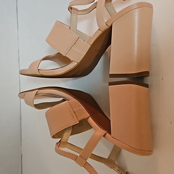 PREOWNED COLE HAAN HEEL - Picture 5 of 8